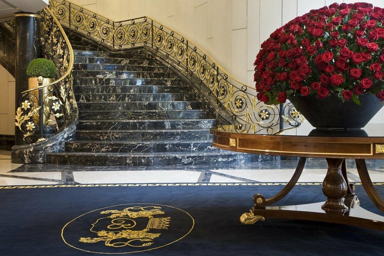 Breidenbacher Hof, Best Grandhotel 2025 - Die 101 Besten Düsseldorf Beltér fotó